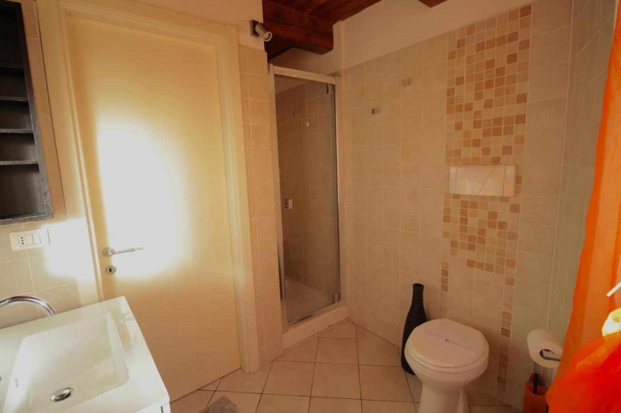 Kia Orana Guesthouse Ливорно Екстериор снимка